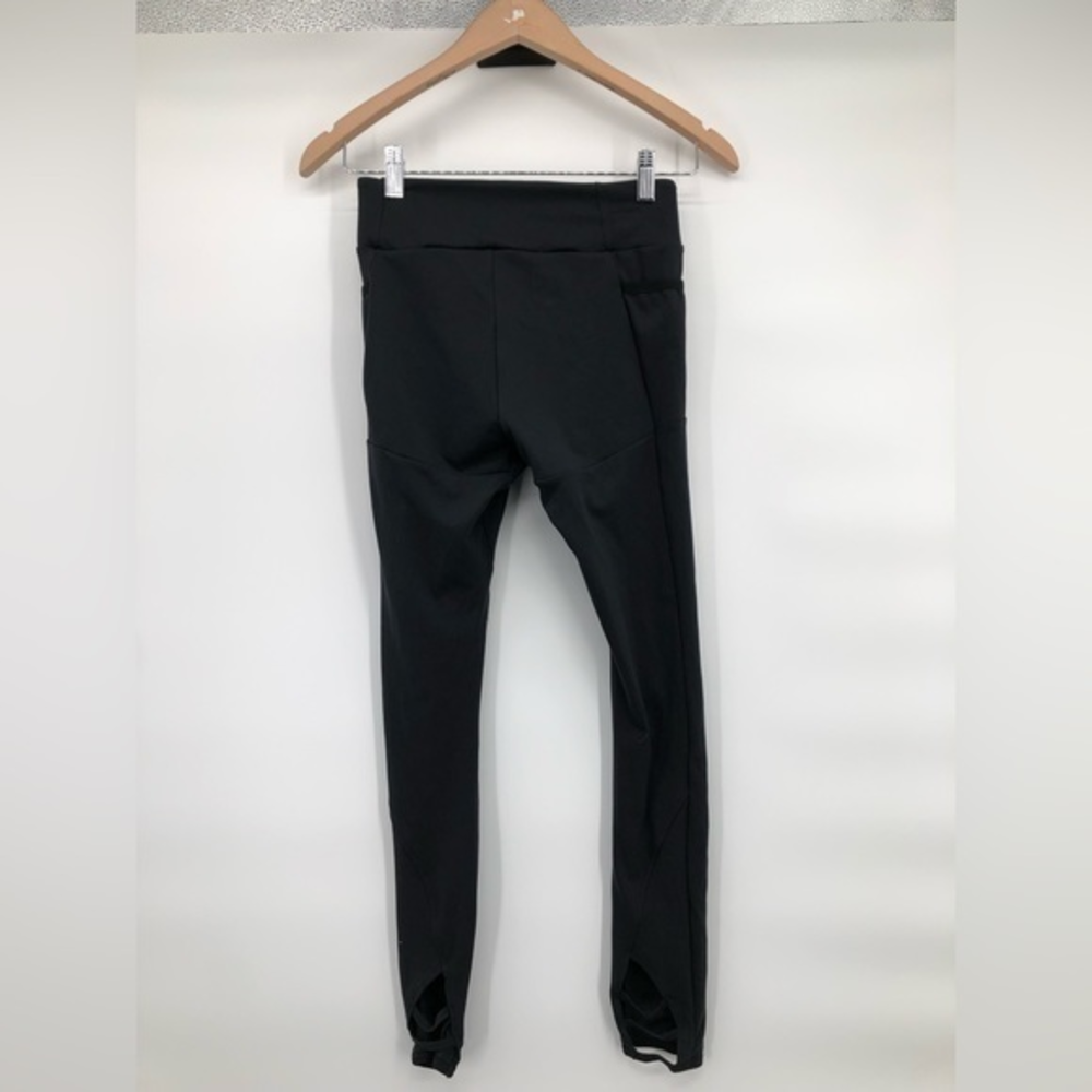 Gymshark Black Leggings with side pockets for phone. See all pics for style